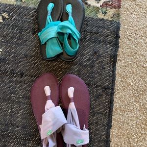 Sanuk Sandles size 7- both pairs